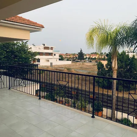 Modern 2 Bed Flat Near Pyla Larnaca Beach Nearby Appartamento *