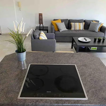 Modern 2 Bed Flat Near Pyla Larnaca Beach Nearby Appartamento Pyla