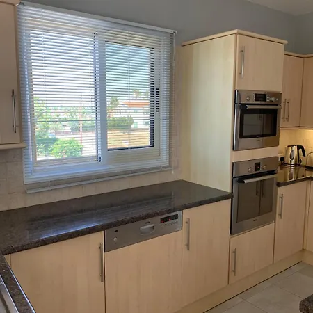 Modern 2 Bed Flat Near Pyla Larnaca Beach Nearby Pyla